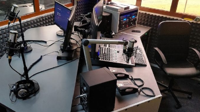 azafata Simetría Moderador Cómo transmitir una señal de radio? – Guia de la Radio