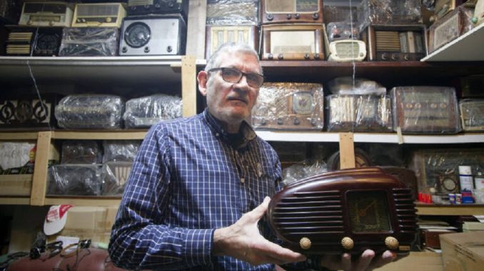 La colección de radios más vasta de España busca mecenas