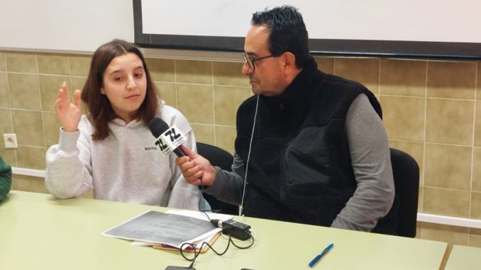 77_Radio_85781