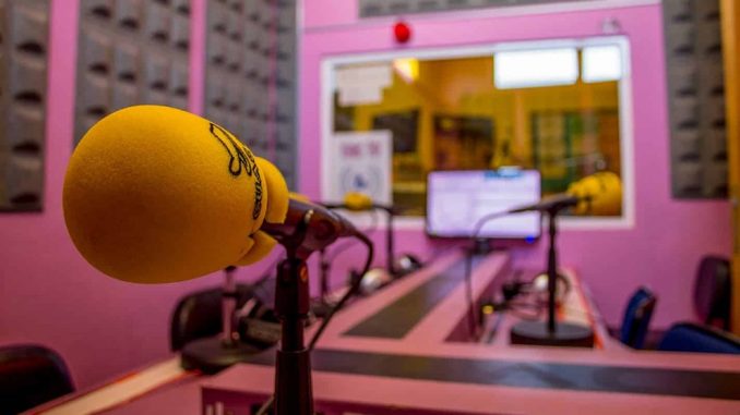 Cuac_FM_87206